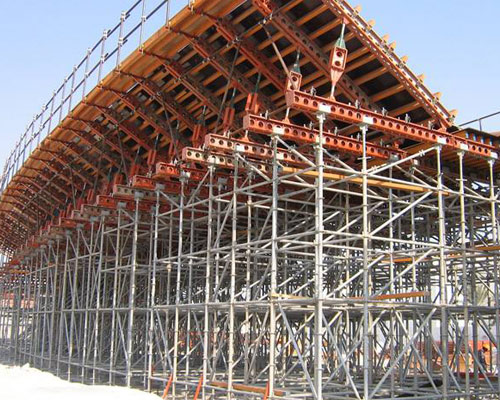 暴力使用沈阳脚手架的隐患：安全不容忽视的警示